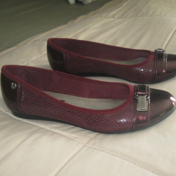 anne klein alexa flat